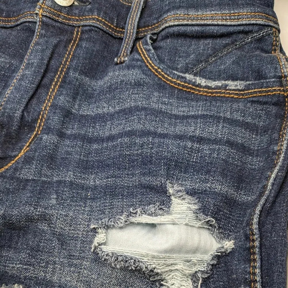 Hollister Short - Short Womens Size 7/W28 Dark Wash Ripped High Rise 2" Inseam - Picture 4 of 9